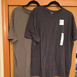 (Set Of 2) Sonoma Men's Gray and Olive Short Sleeve Tees